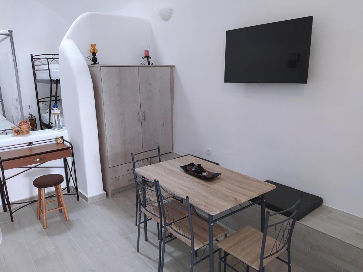 Mentoras' Complex Apartamento Emporio  Exterior foto