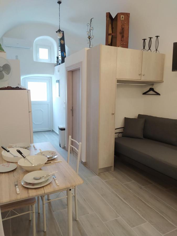 Mentoras' Complex Apartamento Emporio  Exterior foto